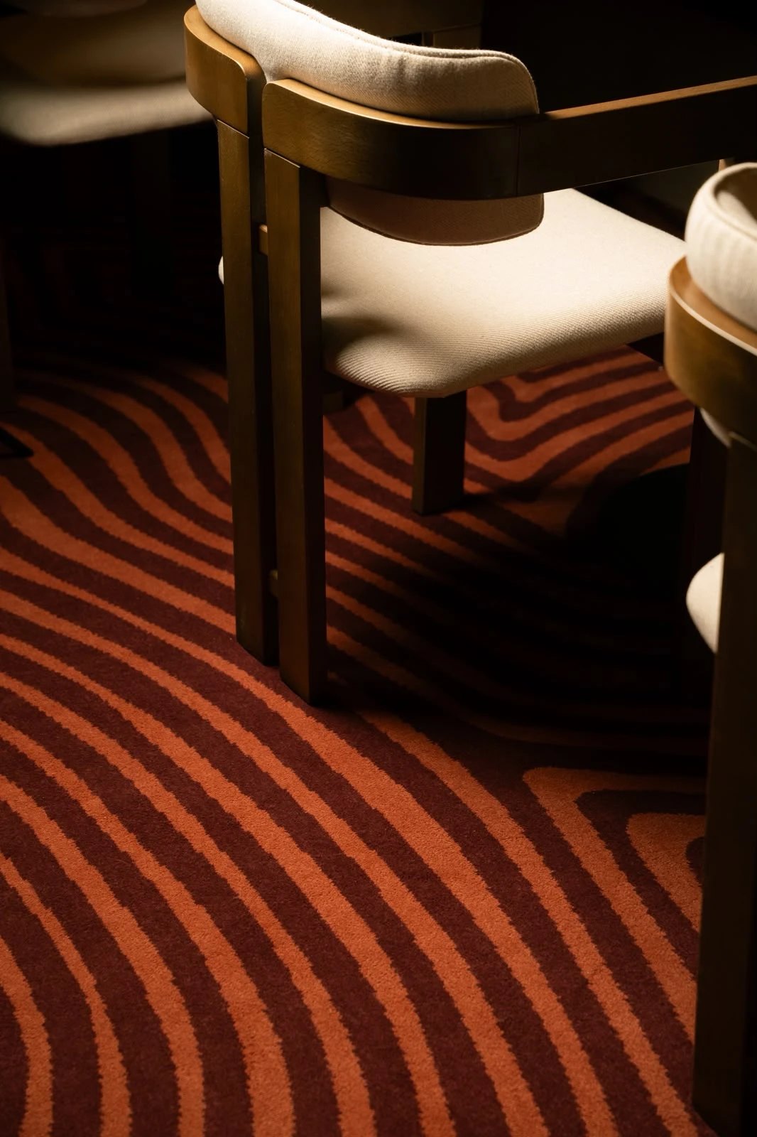 Les chaises et le tapis de Gala